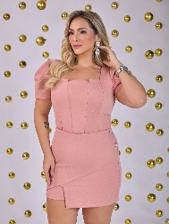 CONJUNTO COM BUSTO EXTRUTURADO E SHORT SAIA