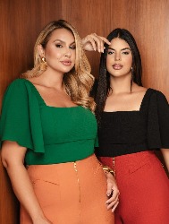 BLUSA COM DECOTE QUADRADO E MANGA FLARE