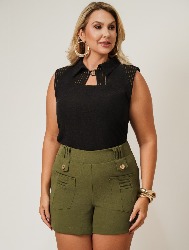 SHORT COM BOLSOS DETALHADOS COM VÍES