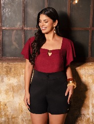 SHORT COM BRAGUILHA E BOLSOS
