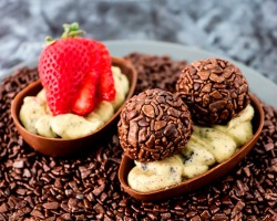 FORMA ESPECIAL TRADICIONAL - OVO LISO CASCA FINA TAMANHO 80 G BWB