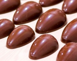 FORMA ESPECIAL SP - OVO LISO CASCA FINA TAMANHO 500 G BWB