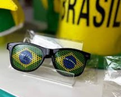 OCULOS BANDEIRA DO BRASIL COPA DO MUNDO SILVER PLASTIC